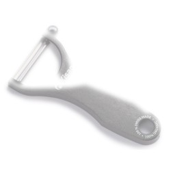 Pelador orgánico liso en color negro. Medida 13 cm.