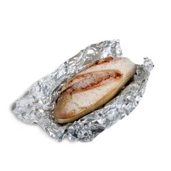 Bandeja aspecto bocadillo fabricada en cerámica ideal para presentaciónes. Dimensiones: 20x9x5 cm. 100% CHEF 220/3011 (1 unidad)