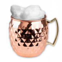 Jarra para mojitos de acero inoxidable con asa dorada.