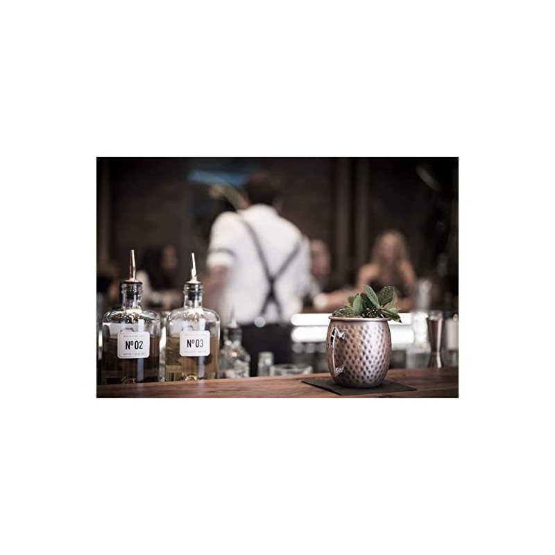 Jarra coctelera de acero inoxidable con diseño antiguo 