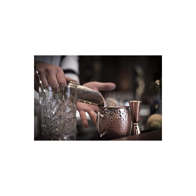 Jarra coctelera de acero inoxidable con diseño antiguo 