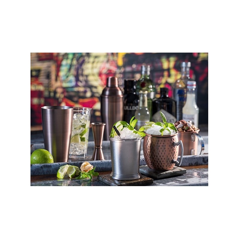 Jarra coctelera de acero inoxidable con diseño antiguo 
