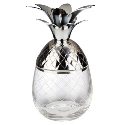 Copa de cóctel de piña: la última tendencia en la escena de los bares.