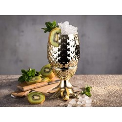  Copa de piña: la última tendencia en bares para amantes de cócteles.