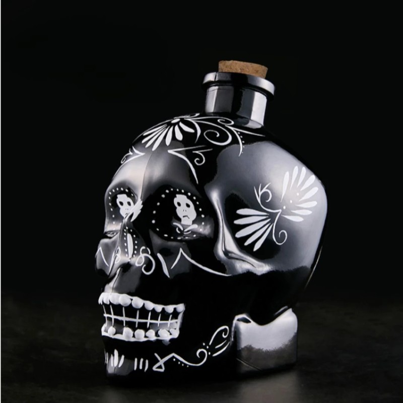 Decantador con forma de calavera negra de lujo pintada a mano 700 ml